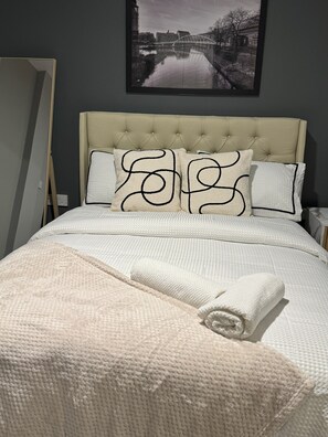 2 sovrum, strykjärn/strykbräda, wi-fi och sängkläder