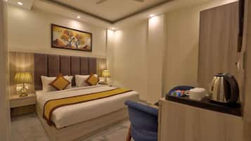 Deluxe Room | Desk, free WiFi
