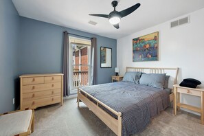 5 bedrooms, iron/ironing board, WiFi, bed sheets - Very Spacious 14 Bed/3.5Bath home-Perfect location (Columbus)