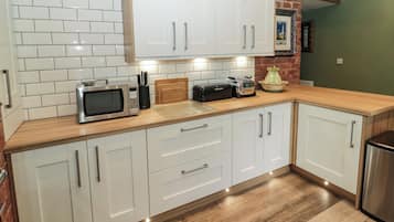 Dishwasher, cookware/dishes/utensils