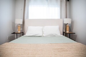 5 bedrooms, WiFi, bed sheets