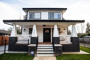 تفاصيل الفندق من الخارج