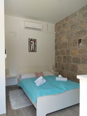 1 bedroom, WiFi, bed sheets - Downtown Spalato room 3 (Split)
