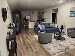 TV - Stunning Modern beautiful home! (Spring)