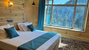 Deluxe Single Room, Balcony, Mountain View - Apple Land By Naavagat  (Banjar)