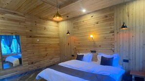 Deluxe Single Room, Balcony, Mountain View - Apple Land By Naavagat  (Banjar)