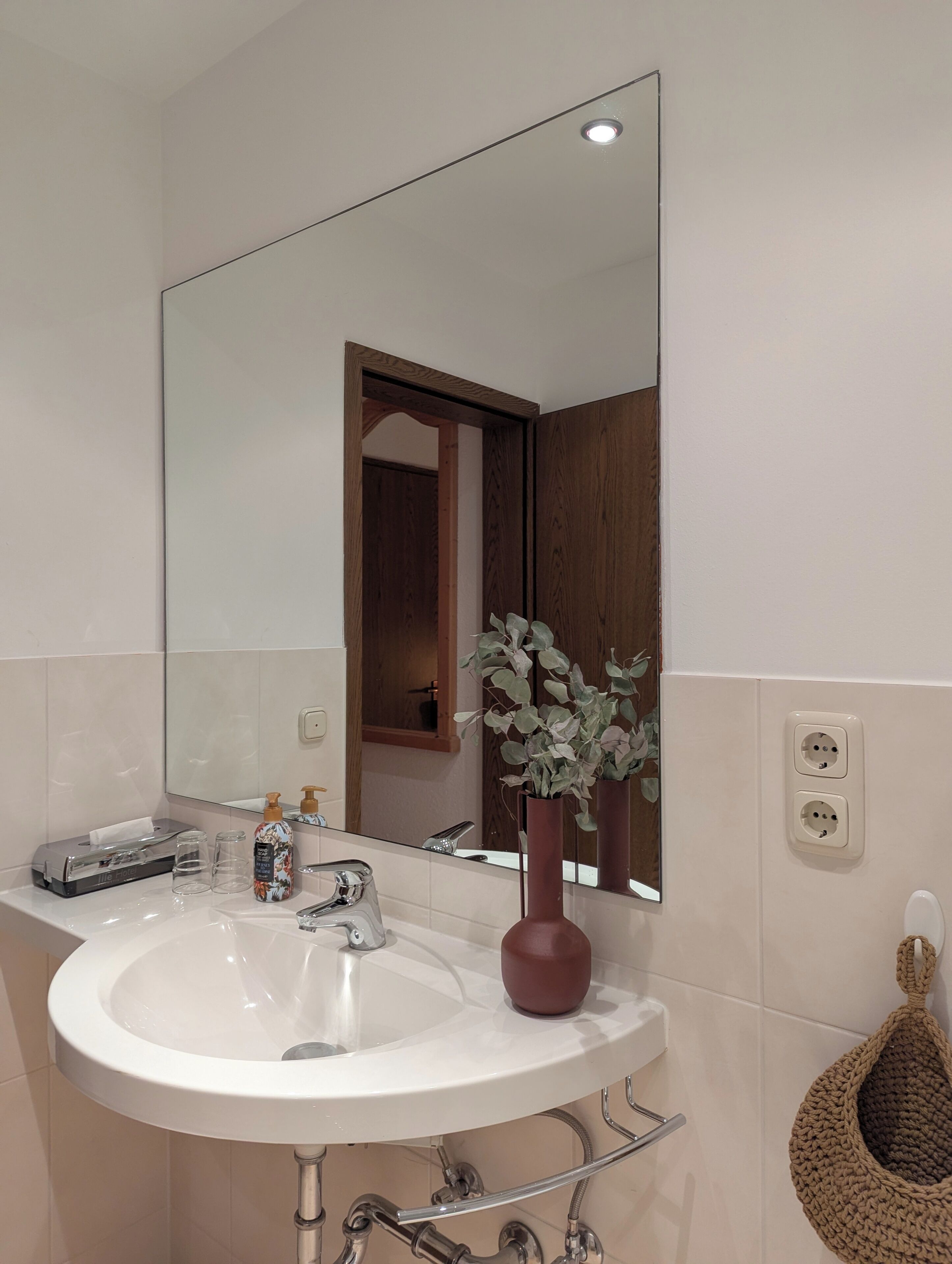 Doccia, asciugacapelli, asciugamani, sapone