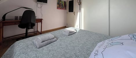 5 Schlafzimmer, Bügeleisen/Bügelbrett, WLAN, Bettwäsche