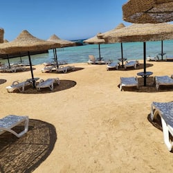 Private beach, free beach cabanas, sun-loungers, beach umbrellas