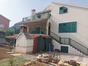 Exterior - Happy house for holiday Marina (Kaštel Sucurac)