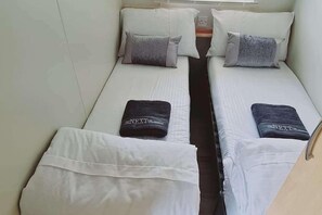 3 ห้องนอน, เตารีด/โต๊ะรีดผ้า, Wi-Fi ฟรี, ผ้าปูที่นอน