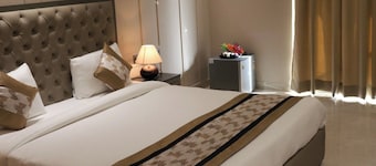 Infinity Stays - Hotel Near Medanta