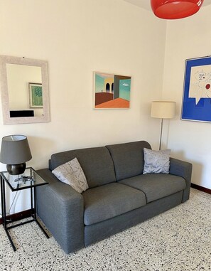 TV