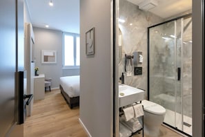 Double or Twin Room | Minibar, in-room safe, desk, laptop workspace - AH - Duomo Signature (Milan)