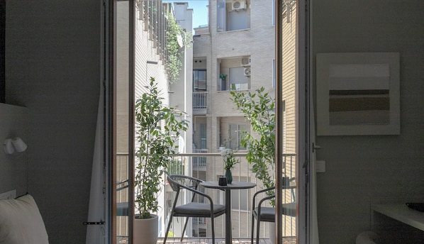 Signature Double or Twin Room | Balcony