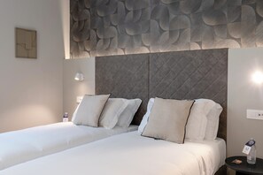 Double or Twin Room | Minibar, in-room safe, desk, laptop workspace - AH - Duomo Signature (Milan)