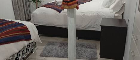 3 室のベッドルーム、アイロン / アイロン台、WiFi