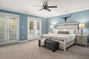 8 bedrooms, bed sheets