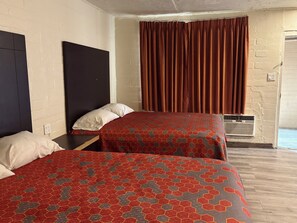 Classic Quadruple Room, 2 Queen Beds - Border Motel (Calexico)