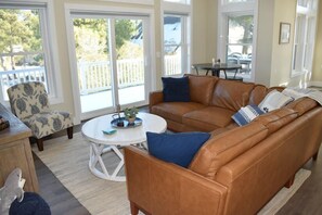 Smart TV - Rising Tide-4 BR | Screened Porch | Fire Pit (Chincoteague)