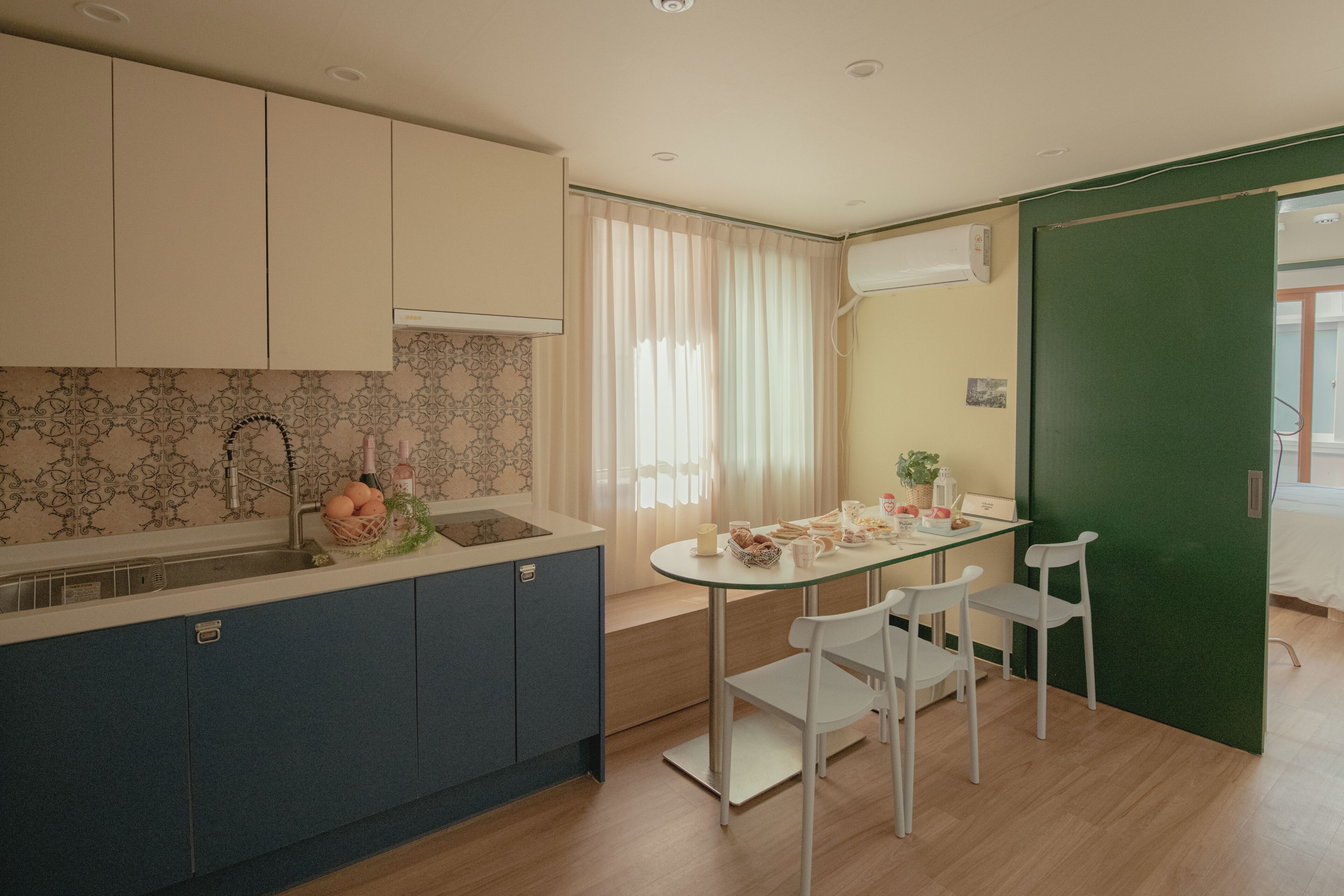 Triple Room (non-Korean nationals only) | Private kitchen | Fridge, microwave, stovetop, cookware/dishes/utensils