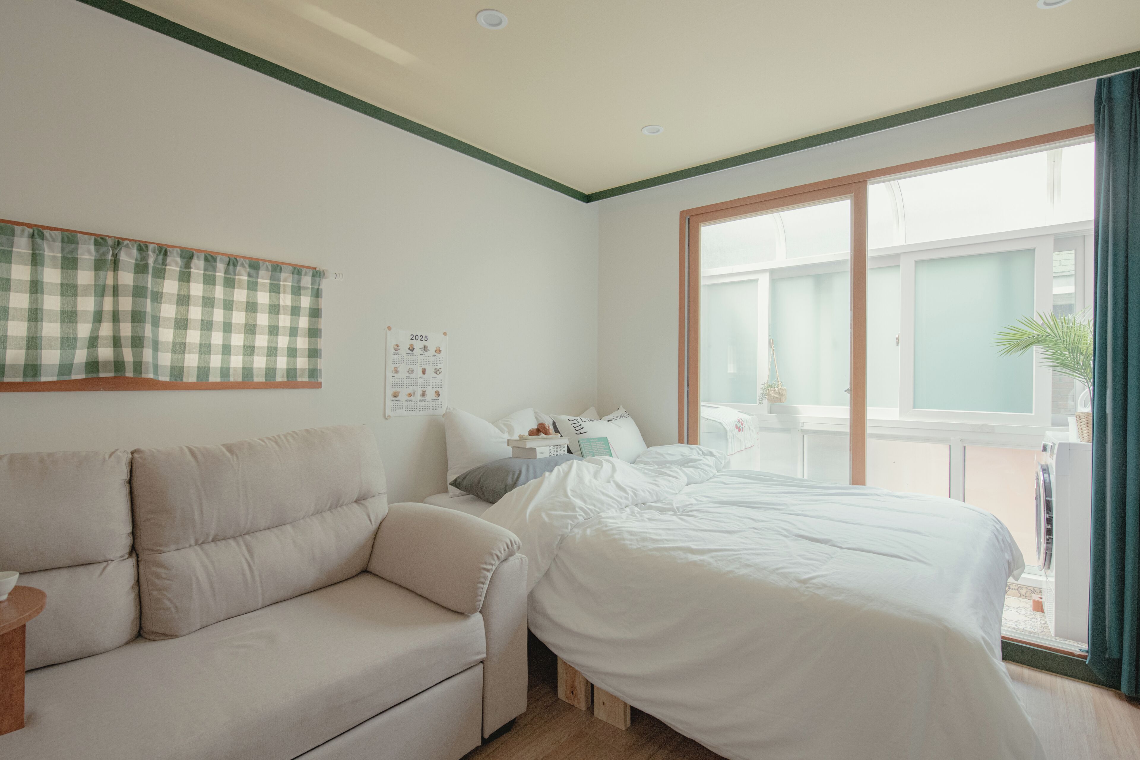 Triple Room (non-Korean nationals only) | Soundproofing, free WiFi