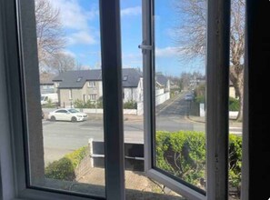 Interior - Bright sunny 4-bedroom house with WiFi in charming Dublin 4 near the beach/city (Dublin)