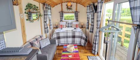 1 chambre, décoration personnalisée, ameublement personnalisé