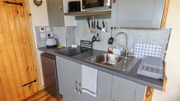 Køkkentøj/tallerkener/redskaber