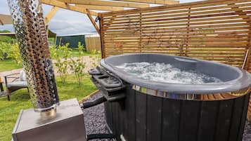 Bañera de hidromasaje exterior