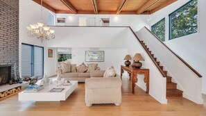 スマートテレビ、暖炉