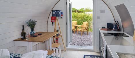 1 chambre, décoration personnalisée, ameublement personnalisé