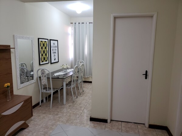 Apartment, 2 Bedrooms, Pets allowed | Living area - Centro da Cidade 2 quartos cama de casal (Cabo Frio)
