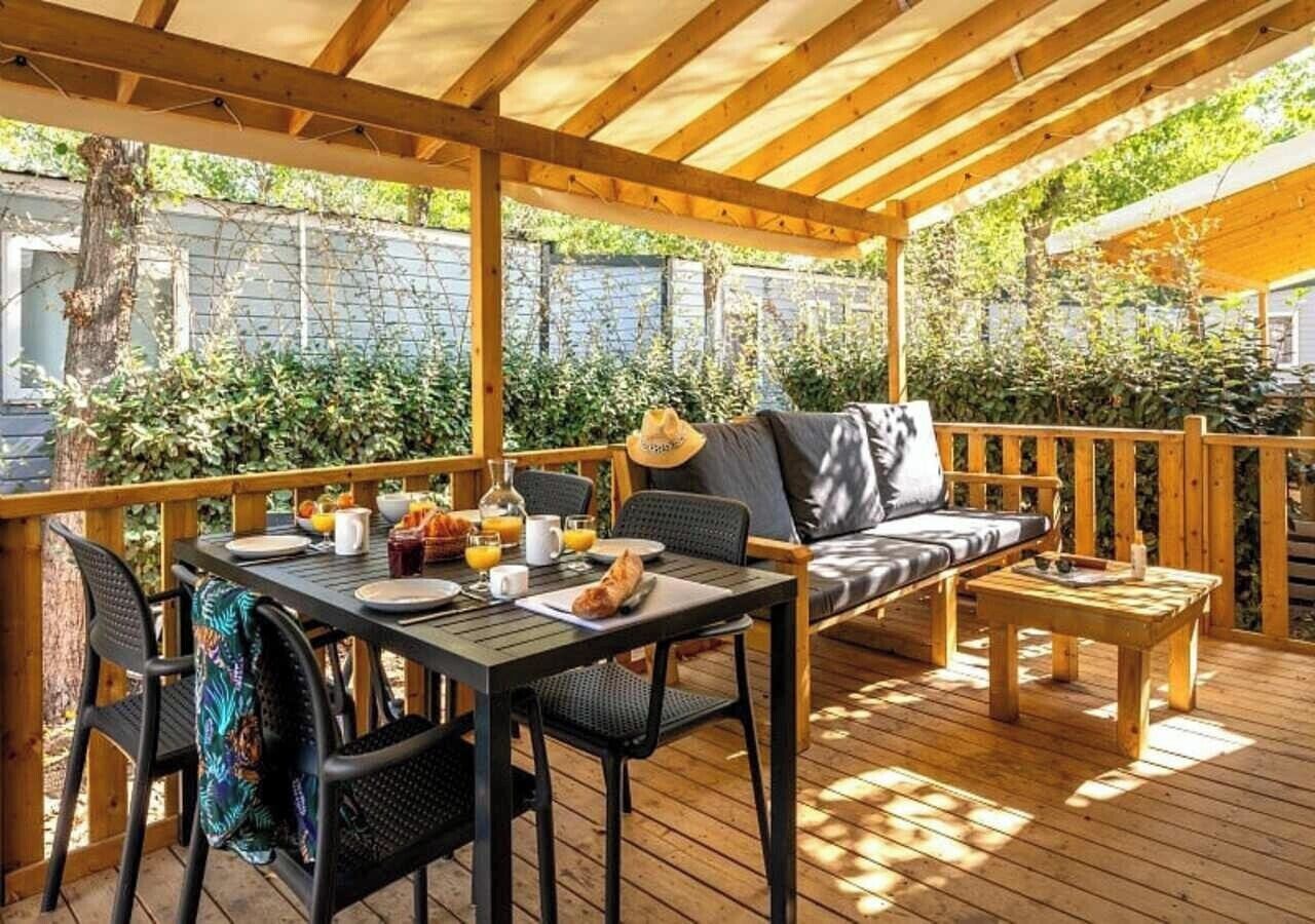 Mobil Karavan Premium, 3 kamar tidur | Teras/patio