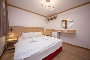 Double Room, City View | Free WiFi - Bed and Breakfast Kotoni (Gjirokastër)