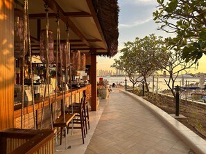 Apartment | 1 bedroom - Upgraded 1BR Paradise With Private Garden - Oceana (Dubai)