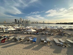 1 bedroom - Upgraded 1BR Paradise With Private Garden - Oceana (Dubai)