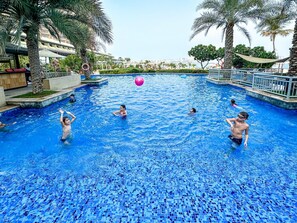 2 bedrooms - Bright 2BR Apartment With Garden View - Palm Jumeirah (Dubai)