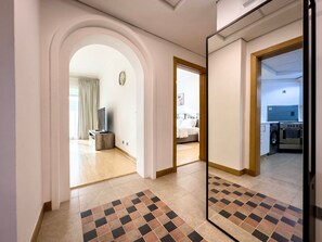 Apartment - Bright 2BR Apartment With Garden View - Palm Jumeirah (Dubai)