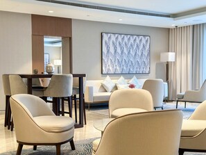 Apartment | 3 bedrooms - Unique Burj Khalifa View 3BR Condo On Top Floor (Dubai)