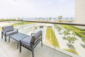 Room - Cozy Beachfront 1 Bedroom Apartment - The 8 (Dubai)