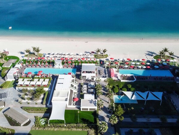 Apartment - Cozy Beachfront 1 Bedroom Apartment - The 8 (Dubai)