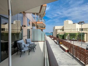 Apartment | 1 bedroom - Modern Beachfront 1BR Apartment - Tiara Residence (Dubai)