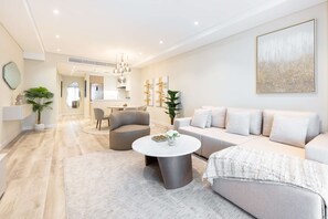 1 bedroom, Internet - Fabulous 1 Bedroom Apartment at 5 Resort (Dubai)