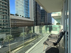 Apartment | 1 bedroom, Internet - Vibrant 1BR Apartment With Marina Ocean View (Dubai)