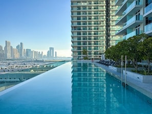 House | 1 bedroom, Internet - Vibrant 1BR Apartment With Marina Ocean View (Dubai)