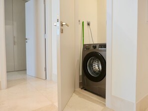 Apartment | 2 bedrooms - Spacious Beachfront 2 Bedroom Apartment - The 8 (Dubai)