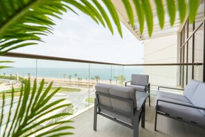 2 bedrooms - Spacious Beachfront 2 Bedroom Apartment - The 8 (Dubai)