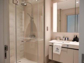 3 bedrooms - Glamorous 3BR With Marina View (Dubai)