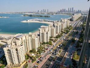 Studio - Bird S-eye View Studio Palmtower (Dubai)